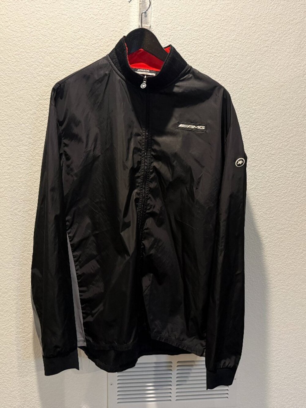 Assos Performance Windbreaker for AMG